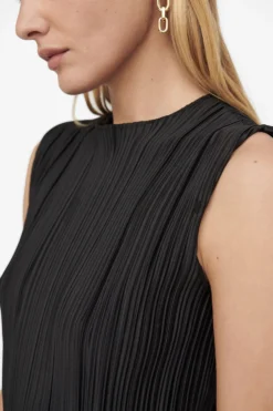 Anine Bing | Melanie Dress - Black -Clothing Shop AB MELANIE DRESS BLACKA 02 1192 000 0051 985x b7fa0d84 4df6 4048 b45b 0dd7a616da99