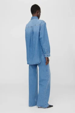 Anine Bing | Sloan Shirt - Panama Blue -Clothing Shop AB SLOAN SHIRT PANAMA BLUEA 07 3785 447 0592 700x c6759e27 516a 4ab6 8847 11a6d5fc37d5