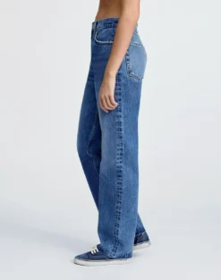 RE/DONE | 90s Comfy Jean - Chilled Indigo 7 RE/DONE | 90s Comfy Jean - Chilled Indigo -Clothing Shop LOOK130 203 HD sRGB 1080x d525751b 8bd9 43fb a7bf fa6dad5bbad9
