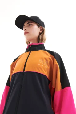 P.E Nation | P.E Nation X Asics Sequence Jacket - Golden Oak -Clothing Shop PENATION DAY02 Q4ECOM2022 01 BERNIE S09 047