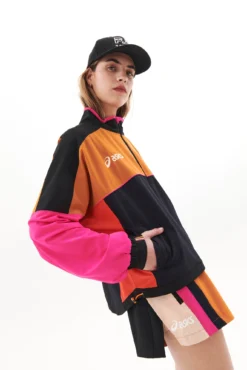 P.E Nation | P.E Nation X Asics Sequence Jacket - Golden Oak -Clothing Shop PENATION DAY02 Q4ECOM2022 01 BERNIE S09 067