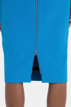 Victoria Beckham | Spiral Seam T.Shirt Fitted Dress - Sky Blue -Clothing Shop VictoriaBeckham SpiralSeamT ShirtFittedInSkyBlue SKYBLUE 1223WDR004572A 2700 4050 247 WHITE LR HR Detail Model5 JPG5 1500x c1ec6b48 7b43 4331 ad8c 9c9163319449