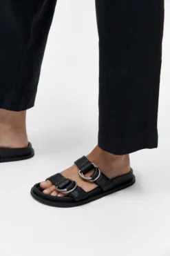 ST. AGNI | Ring Detail Slide - Black -Clothing Shop p 0a397e7b b6d5 409c 93d3 f54c902dc46a